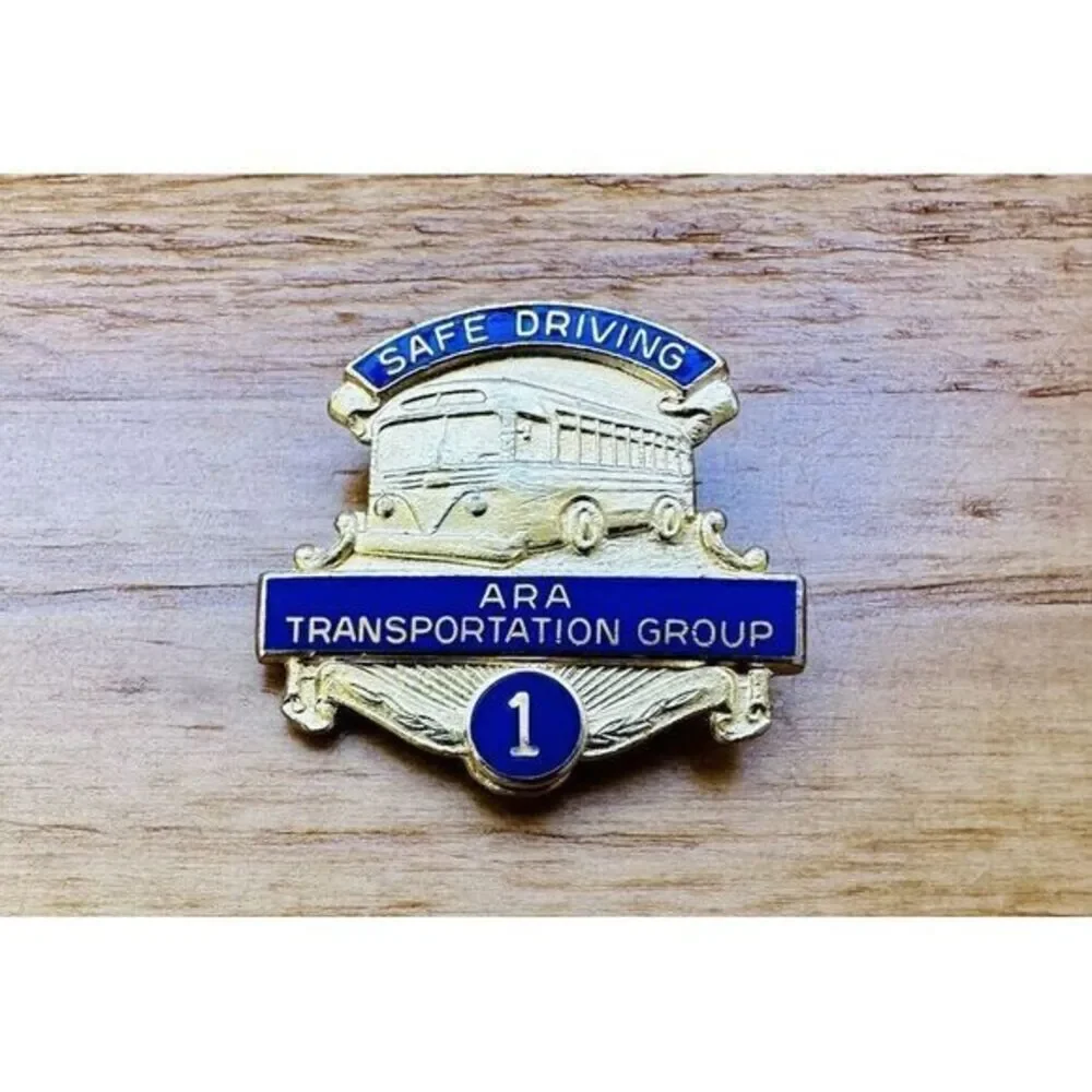 ARA Transportation Group Safe Driver Bus‎ Truck Trucker Pin Award Badge #1 VTG